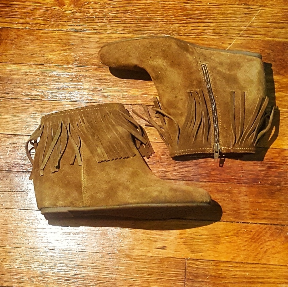 Comfortiva Riverton desert tan wedges